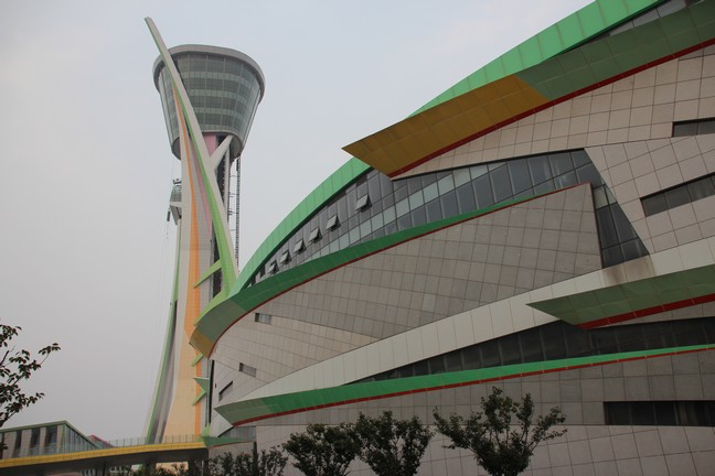 是我校96,97级学生,潍坊市民文化艺术中心建设项目的主要负责人之一